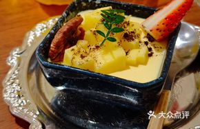 Fresh Fruit Caramel Pudding