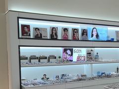 -J-Optical佳视明眼镜·蔡司视觉(青岛金茂览秀城店)
