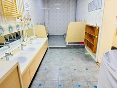 -红黄蓝幼儿园(颐东苑店)