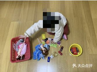 糖果造型 小朋友可以用彩虹糖进行摆放，倒入温水耐心等