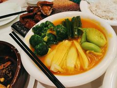 -五谷芳乳鸽王(梅沙老店)