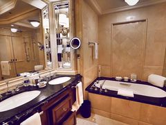 -广州富力丽思卡尔顿酒店