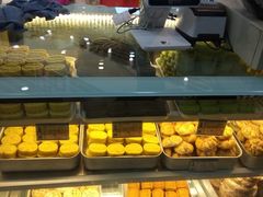 面包甜点陈列柜-采芝斋(延安路店)