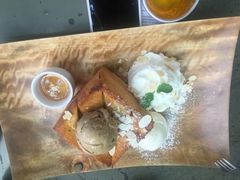 -莓园冰淇淋店