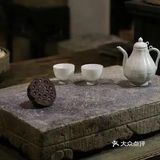 去到一座陌生的城市，首先要去的兩個地方