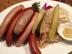 巴伐利亚香肠拼盘&nbsp;大份-宝莱纳啤酒花园餐厅PAULANER BRAUHAUS Nanjing(广州路店)