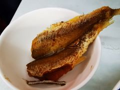 酥炸小黄鱼-明呈黄鱼面馆(斜土路店)
