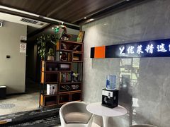 -优莱精选酒店(兰州城关区平凉路东方红广场地铁站店)