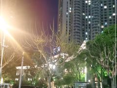 -浅深(世茂滨江精品店)