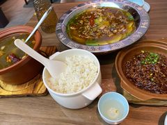 -有红鸡毛店·川菜(建设路店)