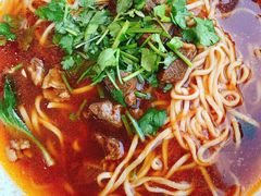 番茄牛肉面-何必是家面馆 HB noodles&coffee