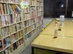 -栖游青年旅舍(华强北地铁站店)