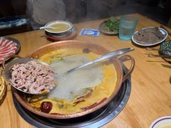 -洱火云南酸菜牛肉火锅(石景山当代商城店)