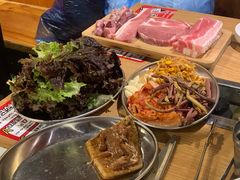-江南猪肉商会无限续吃(弘大店)