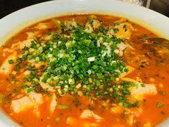 自贡酸菜鱼-麻六记(新天地店)