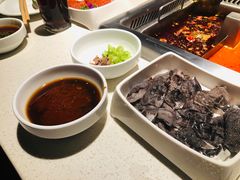 -海底捞火锅鲜切牛肉主题店(长寿路店)