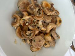 -MONICH牛排融合餐厅(和义大道购物中心店)