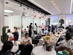 -Z.X HAIR SALON张新美业