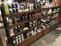 零售区-星巴克臻选(成都宽窄巷子店)