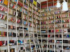 -钟书阁(松江泰晤士小镇店)