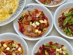 -李与白包子铺(桐梓林店)