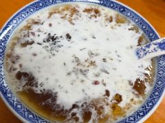 椰汁炖桃胶。-韵姐牛奶甜品世家