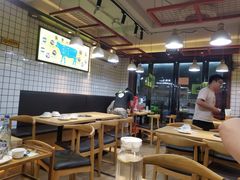 大堂-夜牛潮汕鲜牛肉火锅店(翻身店)