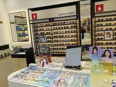 -博士眼镜集团石人工眼镜(虹口万泰店)
