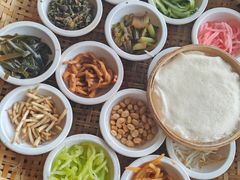 -包整·丝娃娃(一览甲秀楼风景店)