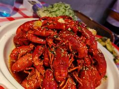 -肥小宝·金牌油焖大虾(襄阳龙虾地标店)