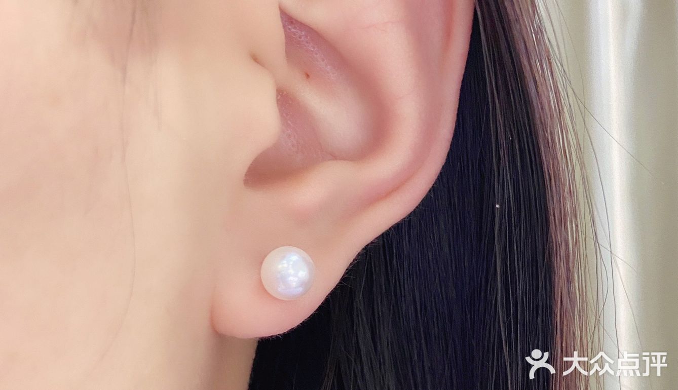 除了婚戒，婚品必备的一件首饰—流苏耳环