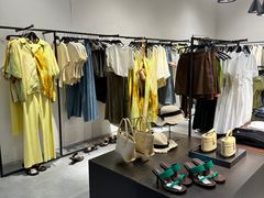 -URBAN REVIVO(七宝领展广场店)