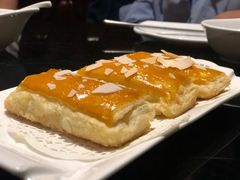 榴莲酥-高第街56号港式餐厅·精选(世茂广场宽厚里大明湖店)
