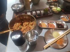 -围炉肉舍•炭烤活鳗•丹东海鲜烤肉(步行街店)