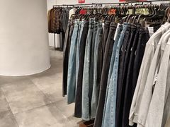 -URBAN REVIVO(上海中庚漫游城店)