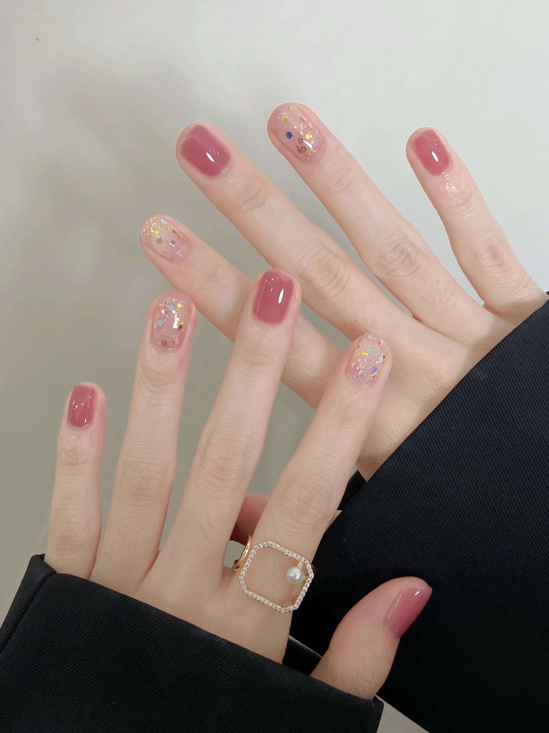 夏日美甲款~冰透色温柔小短甲