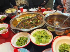 -烧哥美蛙肥肠鱼火锅·十五年社区店