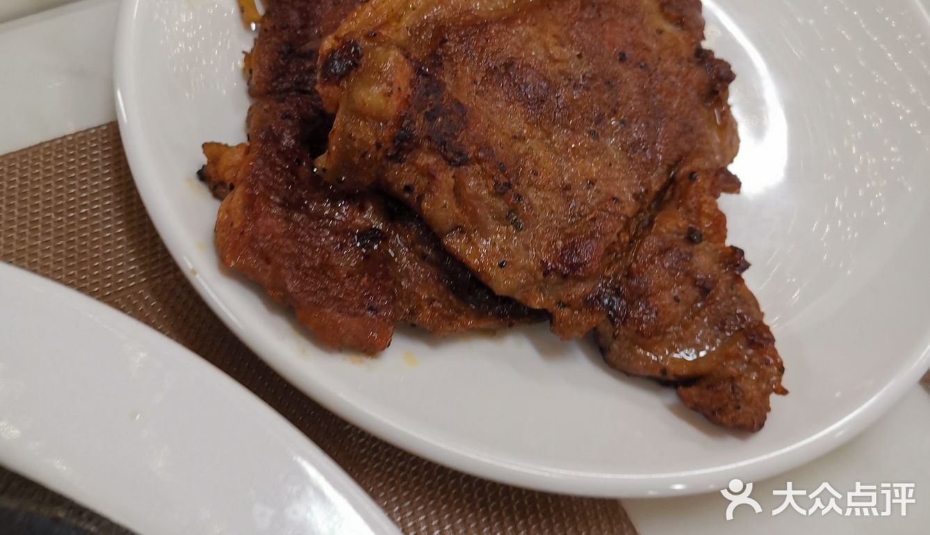 橙子很酸，其他水果都可以。牛排7分熟刚刚好，吃起来很鲜