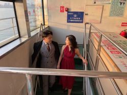 -雪中彩影婚纱摄影·微光艺术中心