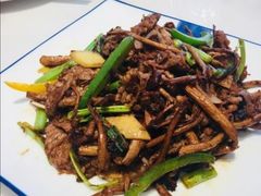 茶树菇炒肥牛-坤记味道·欢聚餐厅(淅川店)