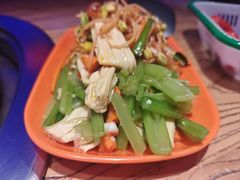 -山河屯铁锅炖· 东北菜·特色鲜鹅锅(开发区一店)