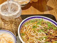 -云阿蛮云南生烫牛肉米线(奉贤路店)