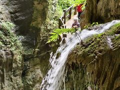 -龙水峡地缝景区