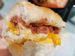 招牌咸牛肉芝士猪仔包-华嫂冰室(尖沙咀店)