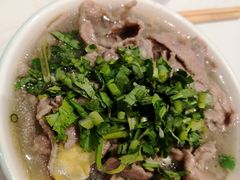 奔跑牛肉汤-犇逸·乐山跷脚牛肉·四川现炒(览海店)