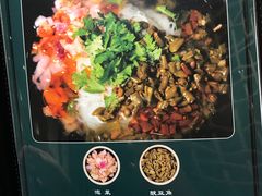 -八月美食小馆(银泰城总店)