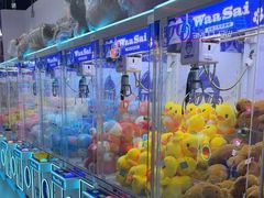-名创优品(北京新中关购物中心地铁层店)