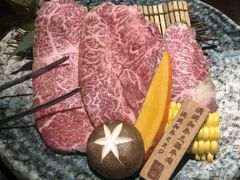 -山川小町·极番烧肉(新地假日广场店)