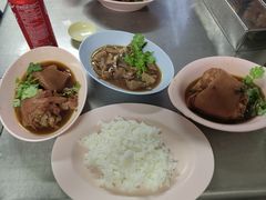 -Kha Mu Charoensang(Silom)