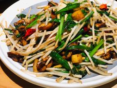 银牙炒鳝丝-荣小馆(杭州大厦店)